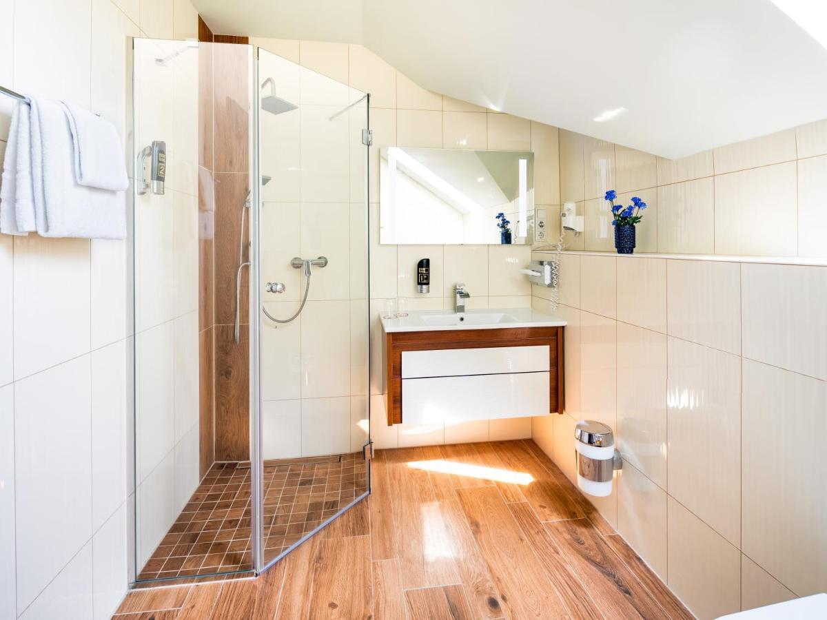 Kristallhotel Fettehenne Леверкузен Екстериор снимка